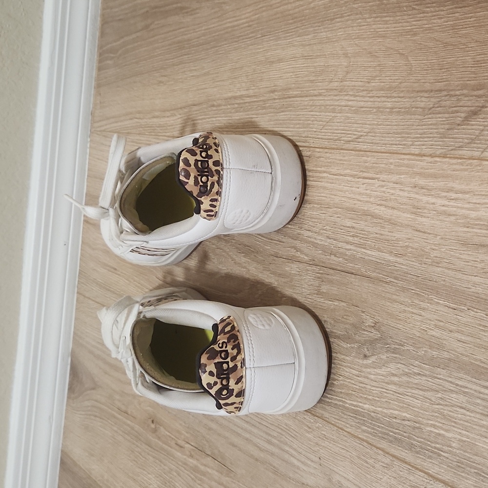 Adidas Women's White Sneakers with Leopard Print - Picture 4 of 4